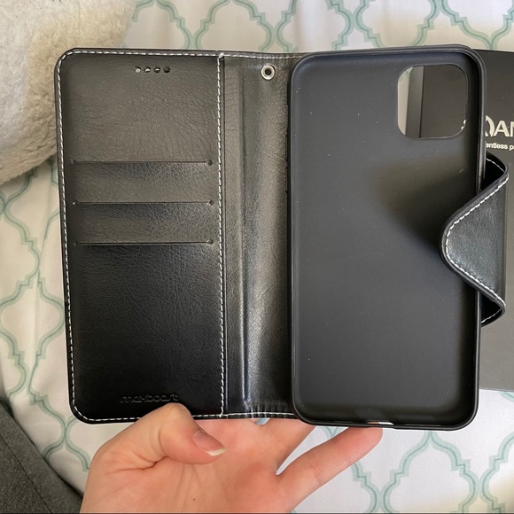 iPhone 11 Pro Max wallet case - Picture 2 of 3